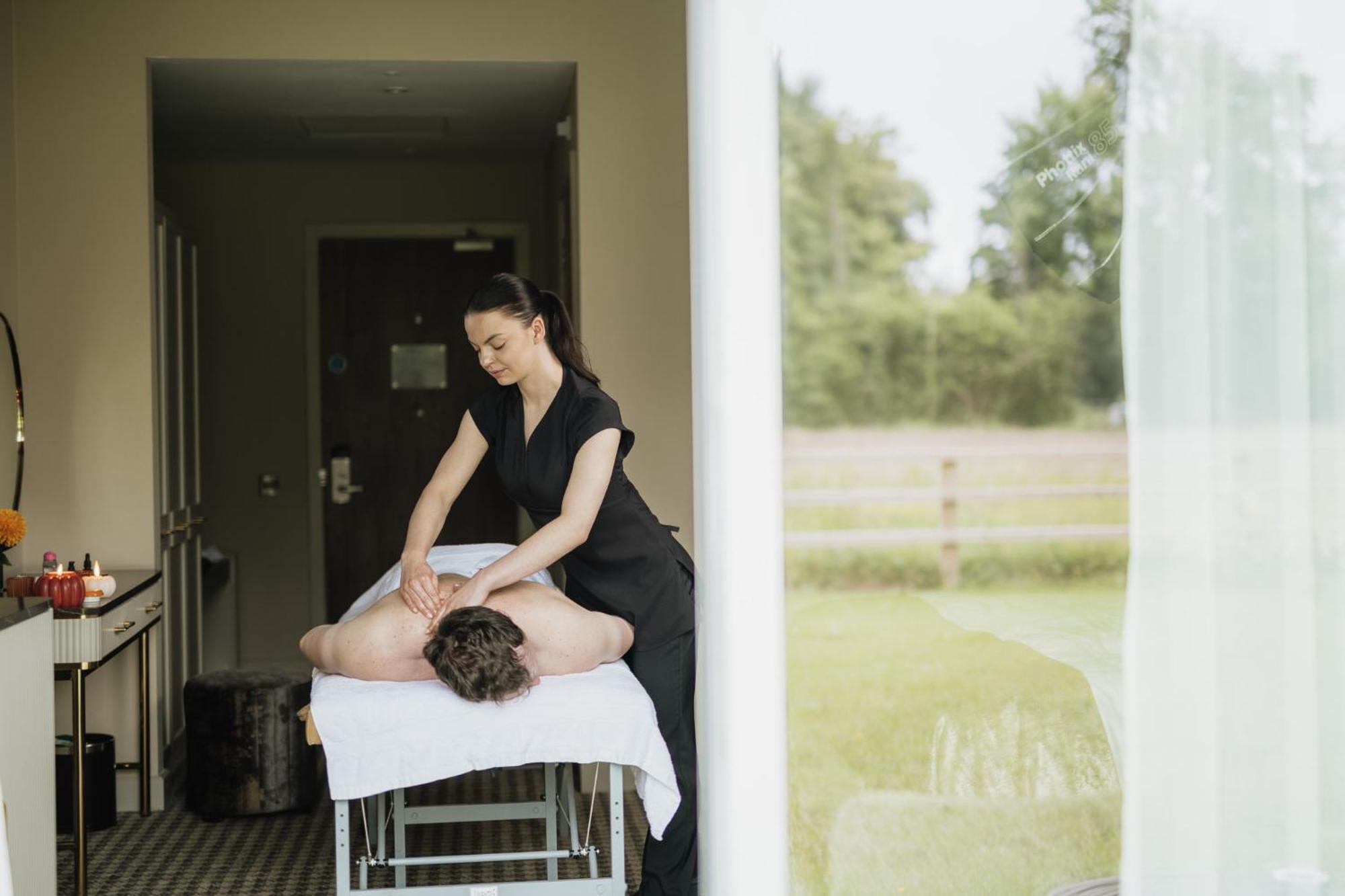 The Club Hotel At Goffs ネース エクステリア 写真