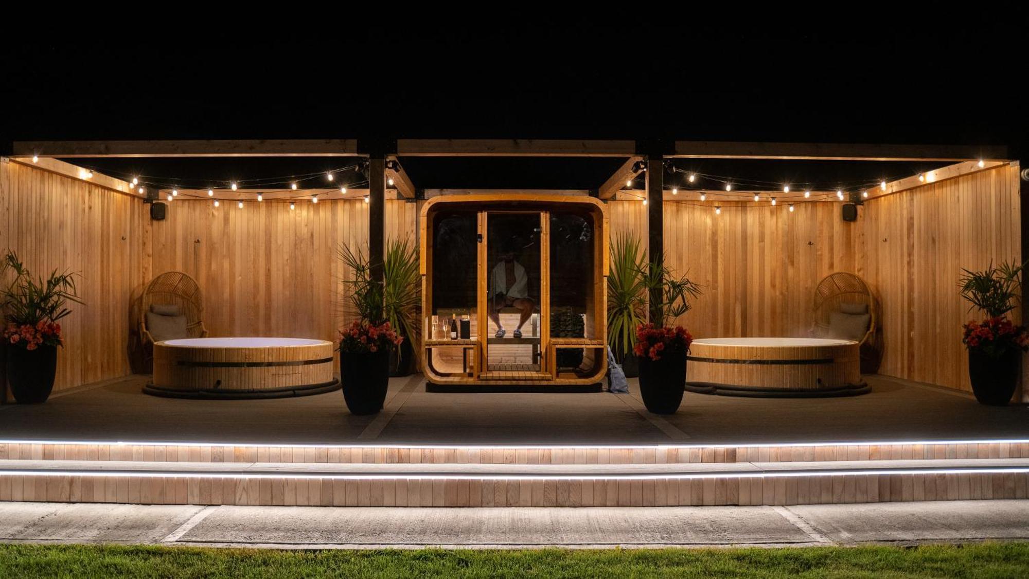 The Club Hotel At Goffs ネース エクステリア 写真