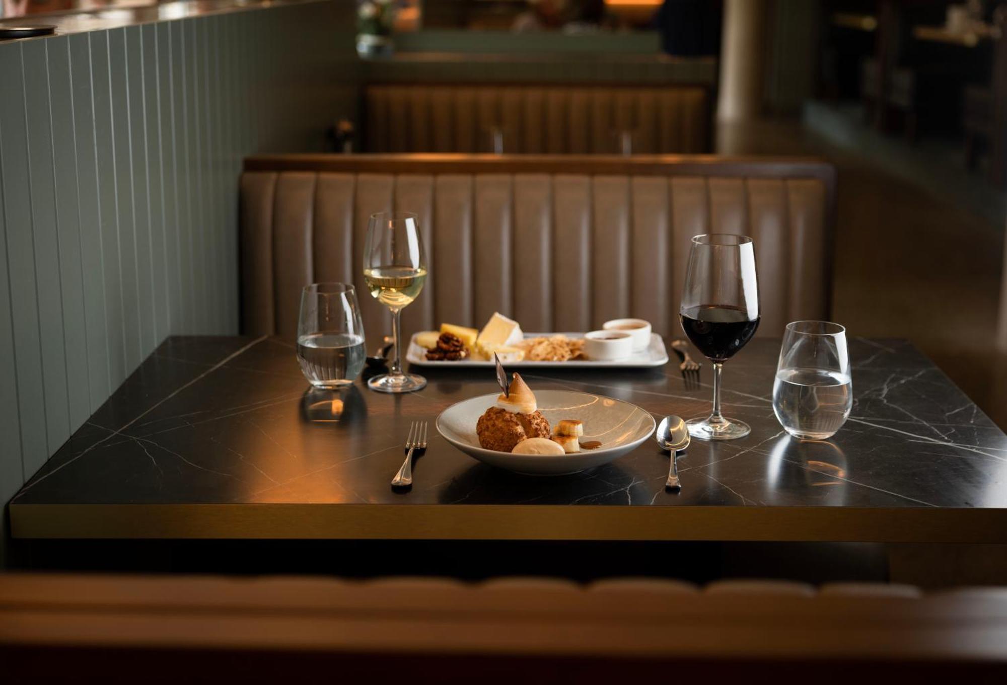 The Club Hotel At Goffs ネース エクステリア 写真