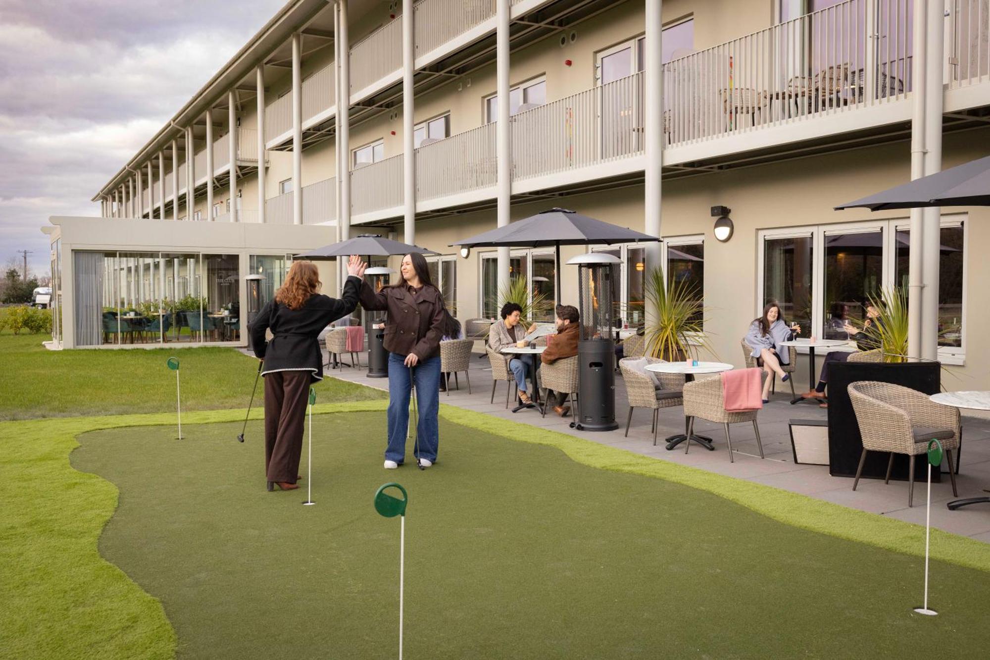 The Club Hotel At Goffs ネース エクステリア 写真